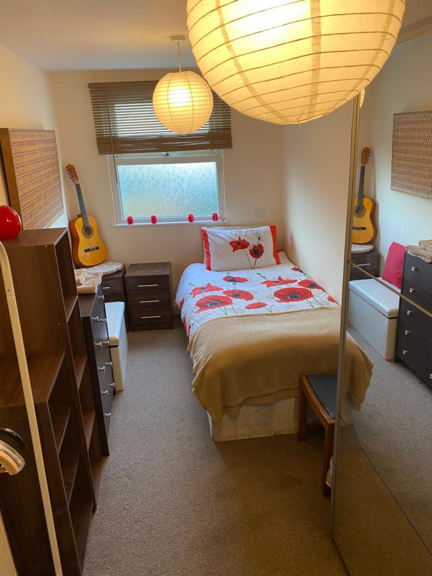 35 Mins To Central London. 3 Bedrooms. 2 Bathrooms With Garden Zewnętrze zdjęcie